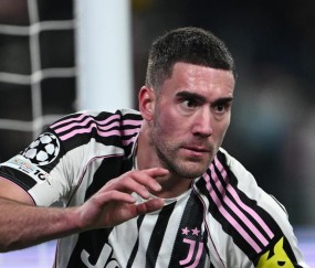 星空体育下载-意媒：DV9今日依旧随尤文合练，明日赛前最后一练将成关键