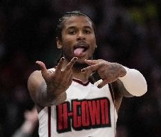 赢球风向标！杰伦-格林本赛季砍下30+的比赛火箭12胜1负