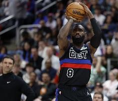 星空体育APP-火力凶猛！小哈达威半场4记三分拿下19分 首节13分